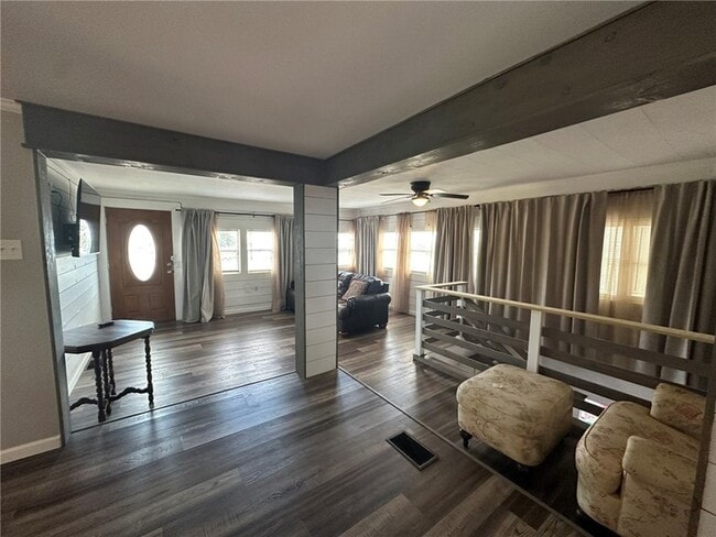 Photo - 810 S Sandpiper St