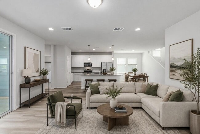 Building Photo - 301 Elm Br Trl