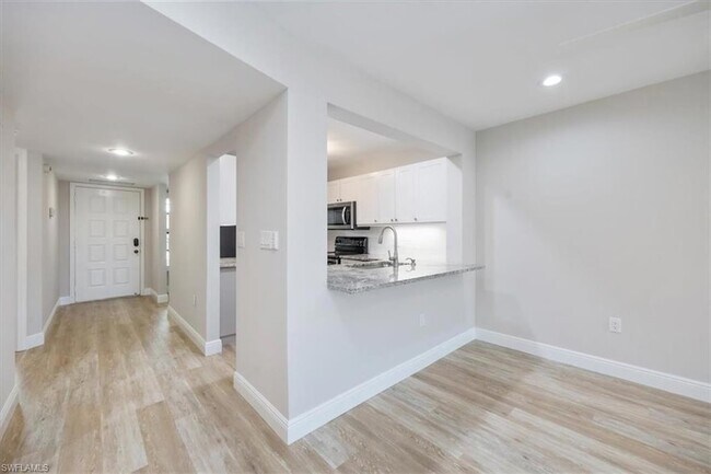 Photo - 5940 Via Lugano