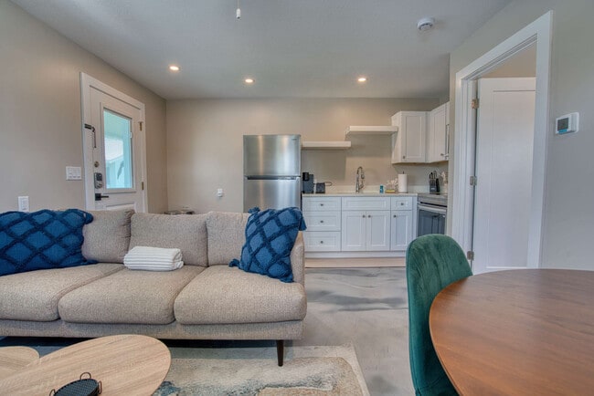 Building Photo - 126 Mango St Unit FL1-ID1226355P