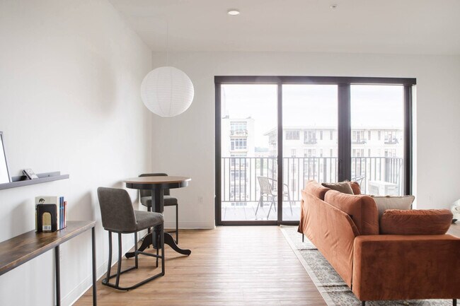 Photo - 1237 N Van Buren St Unit ID1379023P