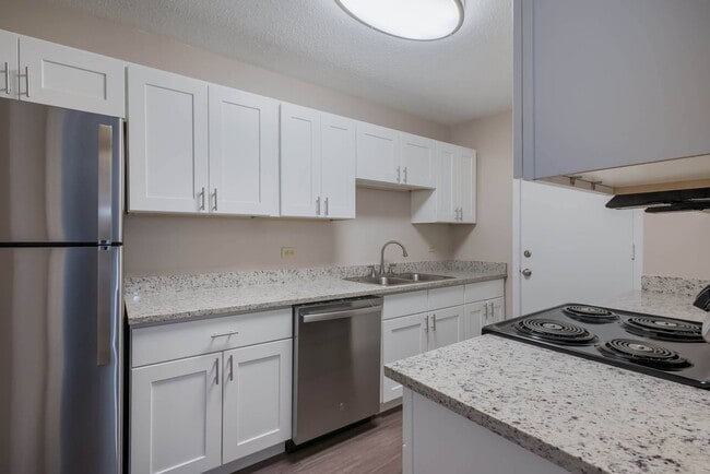 Building Photo - Esplanade at City Park