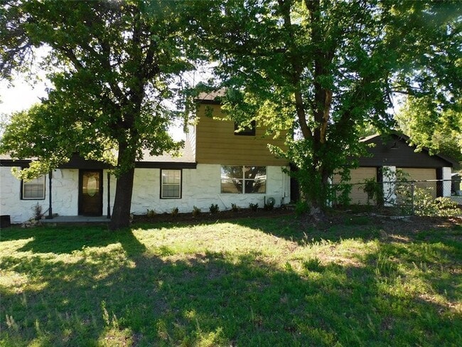 Building Photo - 6301 S Choctaw Rd