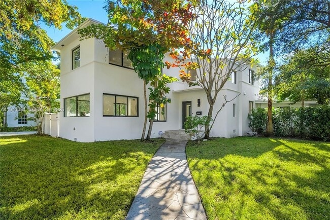 Photo - 600 NE 57th St