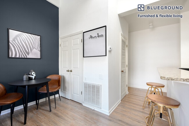 Photo - 1826 Vernon St NW Unit SI FL3-ID190