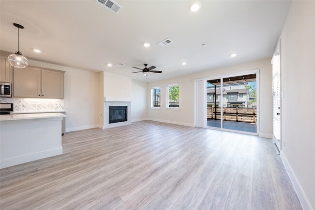 Photo - 813 Emerling Dr