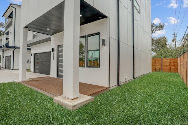 Photo - 6814 Hartland St