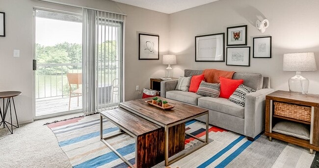 Photo - Whispering Lake Apartments