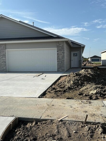 Building Photo - 12938 E Blake St