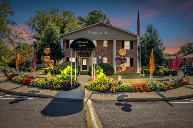 Building Photo - Waterford Square Apartment Homes