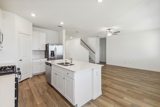 Photo - 1120 Flameleaf Dr
