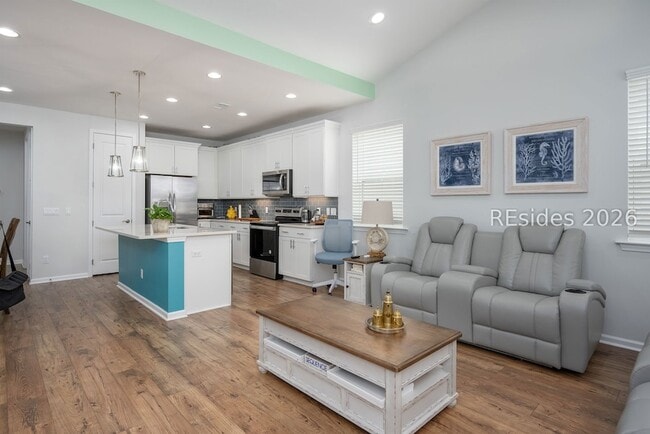 Photo - 198 Sandbar Ln