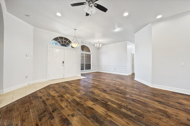 Photo - 2045 Chisholm Trail