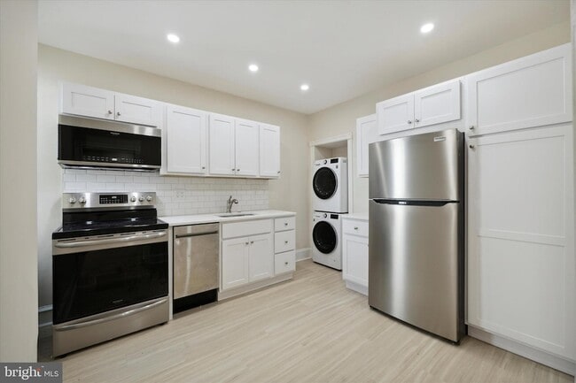 Building Photo - 2308 E Allegheny Ave Unit 2