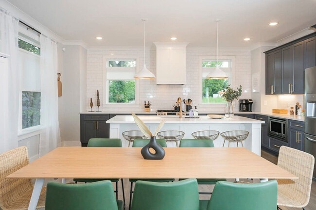 Photo - 111 N 9th St Unit ID1312373P