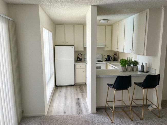 Photo - Governor's Square Apartments