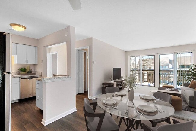 Building Photo - Bloomfield Place