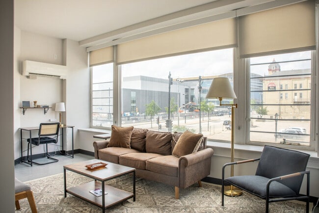 Photo - 333 W State St Unit ID1379055P