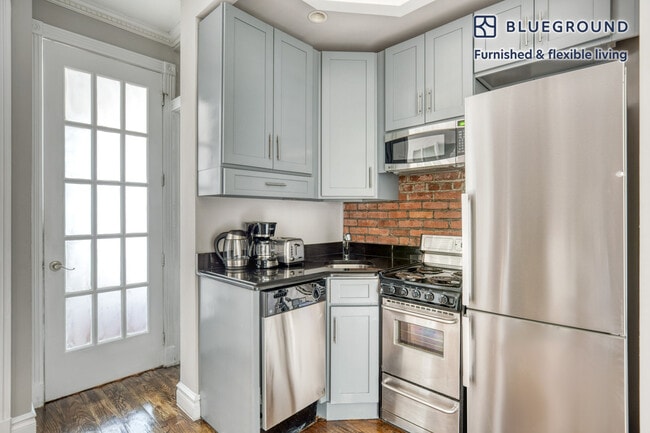 Photo - 326 E 35th St Unit FL2-ID1052