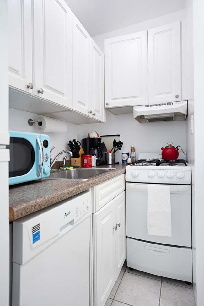 Photo - 317 E 75th St Unit ID1031999P