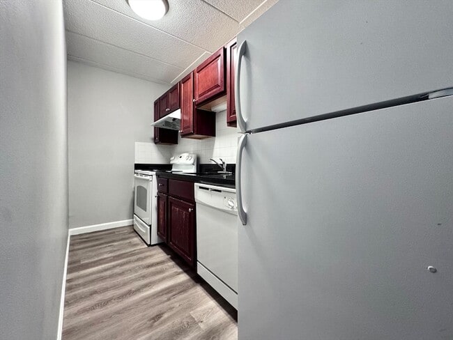 Building Photo - 60 Pleasant St Unit 206