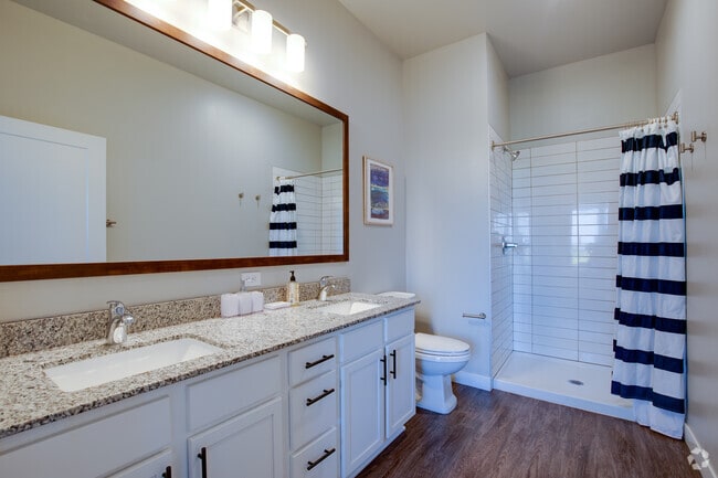 Hello - 2BR-2BA-1109SF - Bathroom 1 - Hello Apartments