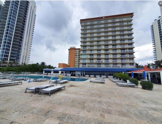 Photo - 19201 Collins Ave Unit 302