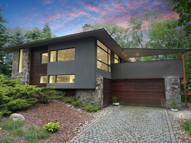 Building Photo - 55 Aspen Rd