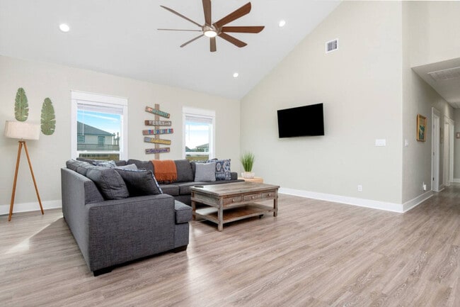 Photo - 951 Gulf Shores Dr Unit ID1223252P