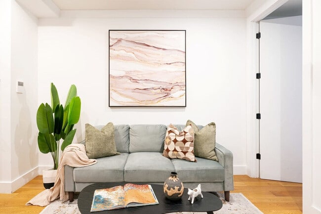 Photo - 411 E 68th St Unit ID1021976P