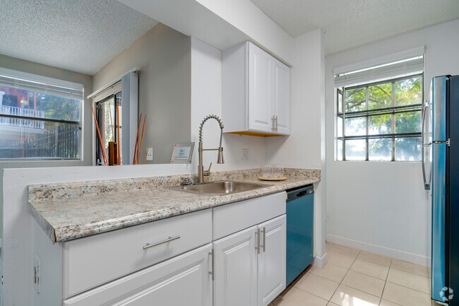 B1 - Bella - 2BR, 2BA - 875SF - Kitchen - Village Park