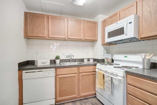 Photo - Willow Run at Mark Center Apartment Homes