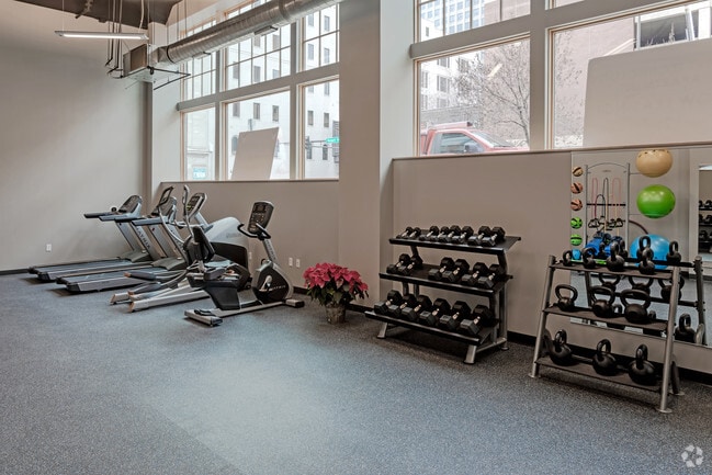 Fitness Center - R7 Lofts