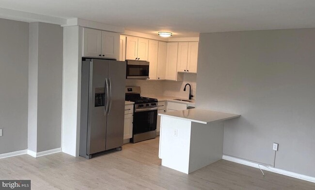 Photo - 922 24th St NW Unit 521