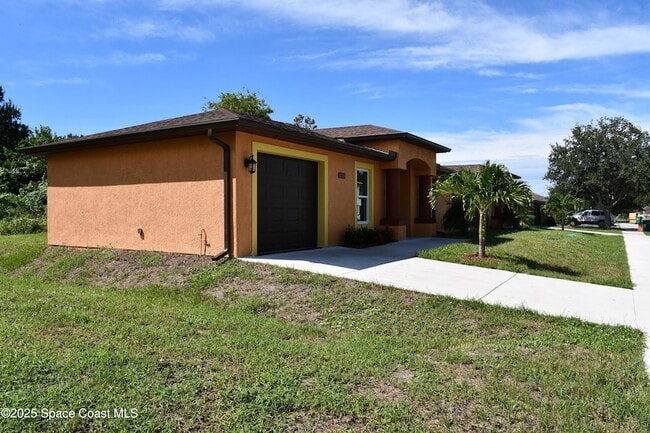 Photo - 1517 Furnari St