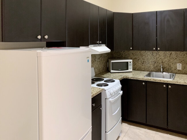 Photo - 335 Georgia St