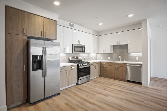 Photo - ROEN Menlo Park