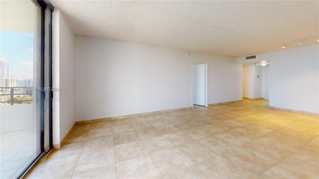 Photo - 2500 Parkview Dr Unit 1909