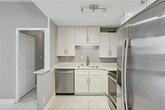 Photo - 3060 Pharr Ct N Northwest Unit 612