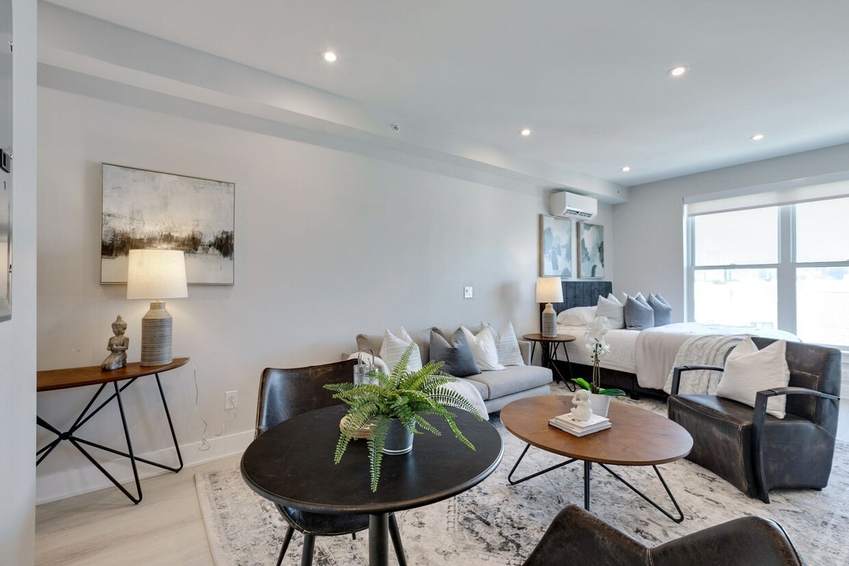 Floor Plan - Layout 01 w/ Skyline