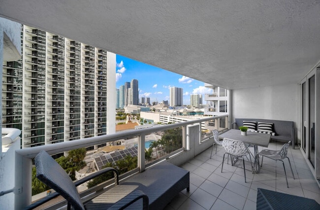 Photo - 1717 N Bayshore Dr Unit ID1054089P