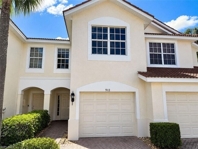 Photo - 912 Hampton Cir