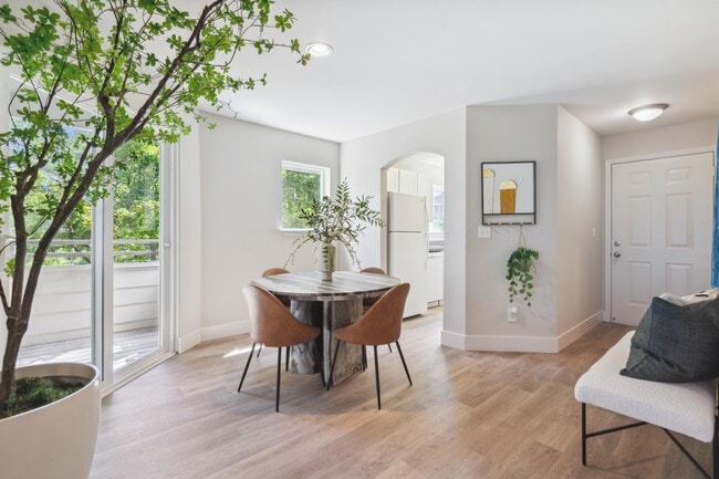 Photo - Skyline at Murrayhill