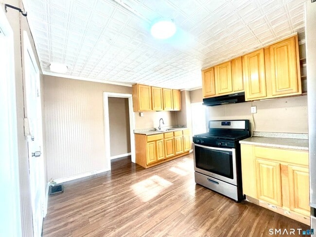 Photo - 128 Franklin St