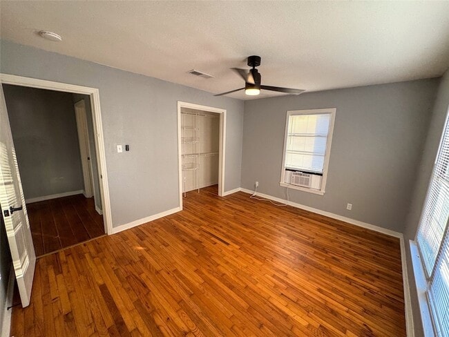 Photo - 1326 W Shepherd St Unit 1328