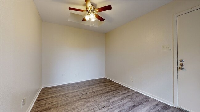 Photo - 725 Peppertree Dr Unit 23