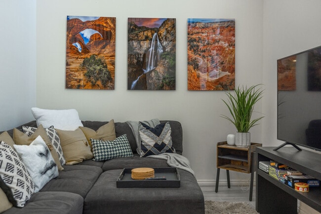 Building Photo - 924 Lowell Ave S Unit SI ID1249884P