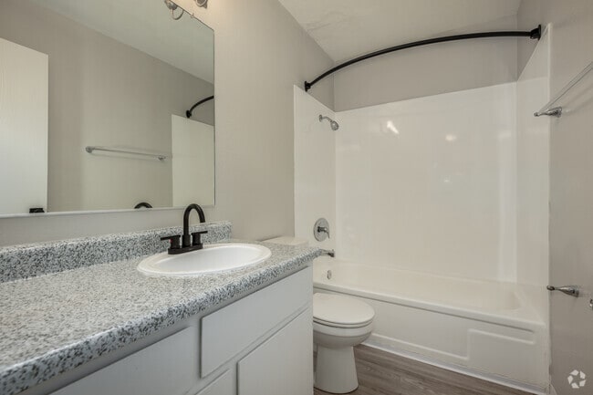 3BR, 2BA - 1,074SF - Second Bathroom - Terra Vida