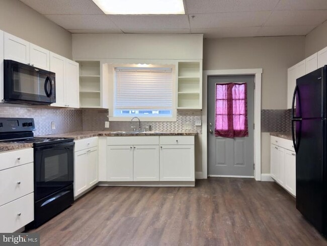 Photo - 100 S Front St