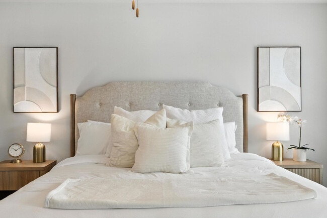 Photo - 611 W Vincent Dr Unit ID1302837P